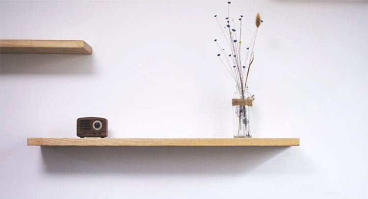 如何清洁酒店房间木质搁板上的污溃